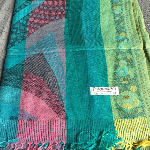 New in plastic pashmina. - Picture 5 of 6